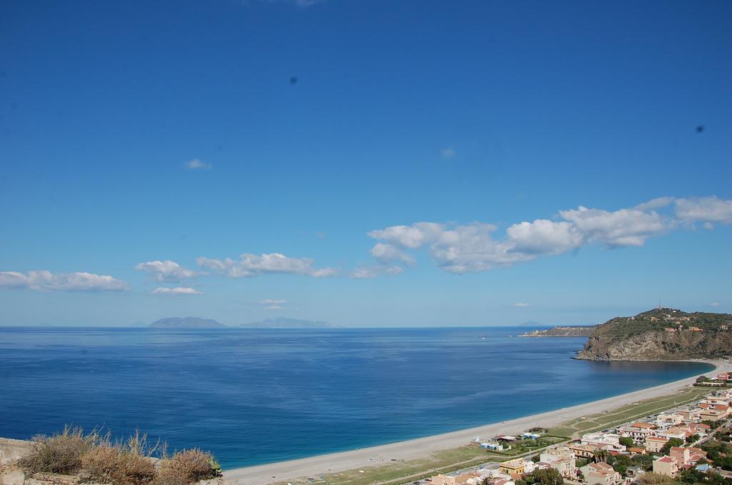 Castello Di Sotto Bed and Breakfast Μιλάτσο Δωμάτιο φωτογραφία